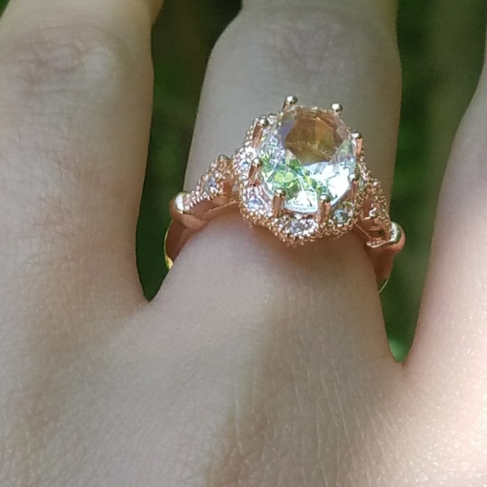 Rose gold Crown Oval Vintage Style Ring - Picture 3 of 6